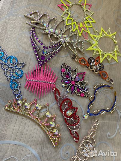 Украшение, корона на пучок для гимнастки