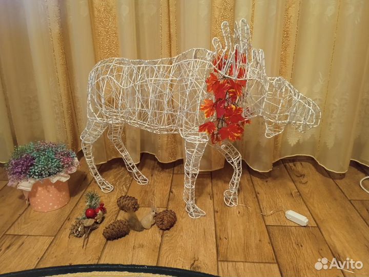 Олень и другие фигуры светодиодные с декором