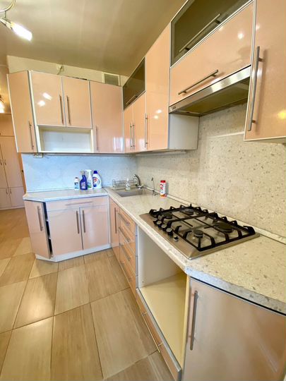 2-к. квартира, 52 м², 9/9 эт.