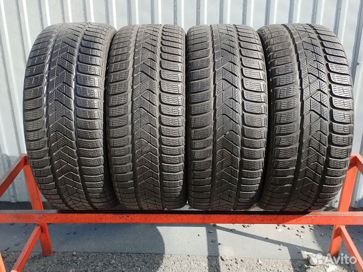 Pirelli Winter Sottozero 3 215/45 R17