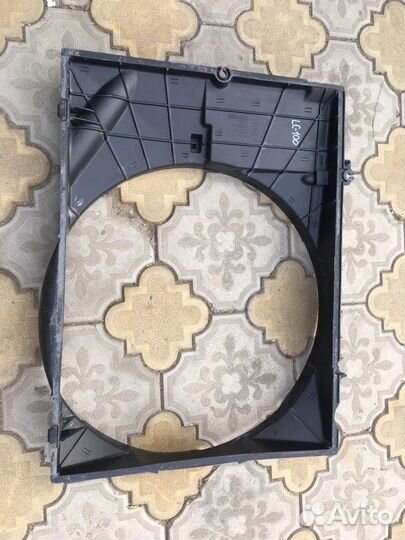 Диффузор радиатора Toyota Land Cruiser 100