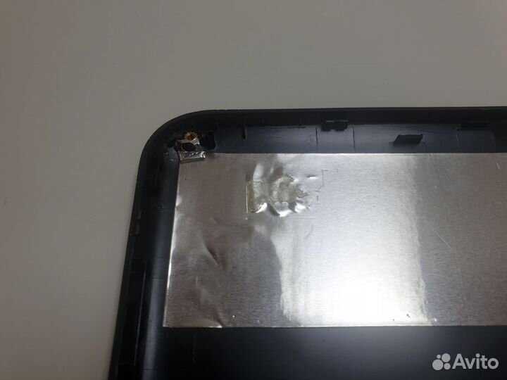 Крышка матрицы Toshiba L870-D5S, дефект