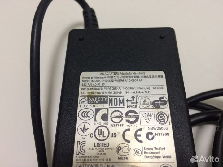 Блок питания ноутбука Samsung A10-090P1A оригинал