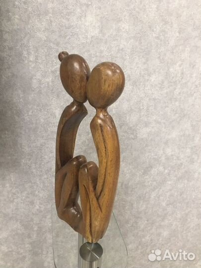 Скульптура влюбленные