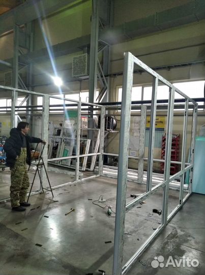 Окно на балкон пластиковое или алюминиевое