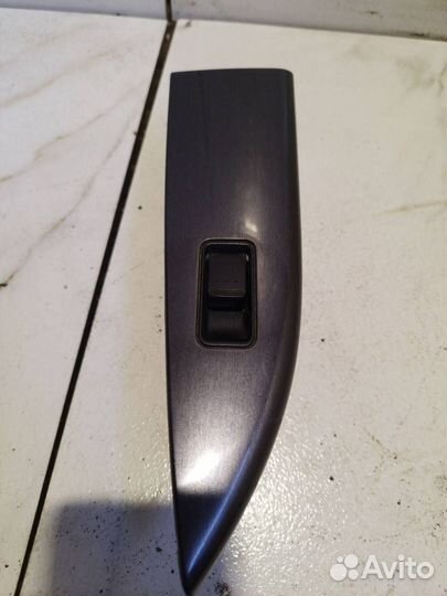 Кнопка стеклоподъемника двери задней правой Mazda