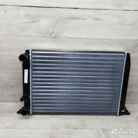 Радиатор основной Audi 80 B3 маленький