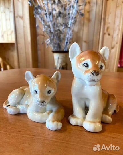 Статуэтки Львята лежащий и сидящий лфз СССР