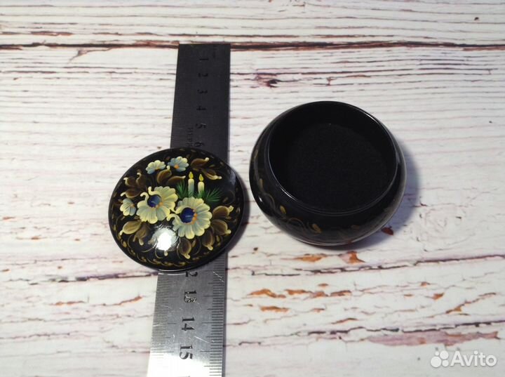 Лаковая шкатулка