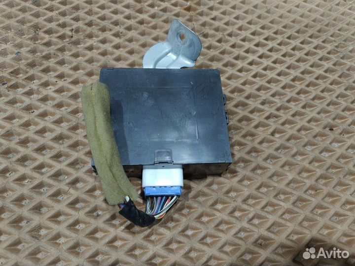 Блок управления дверьми Toyota Carina AT211 7AFE