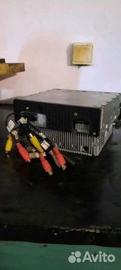 Магнитола с выдвижным экраном