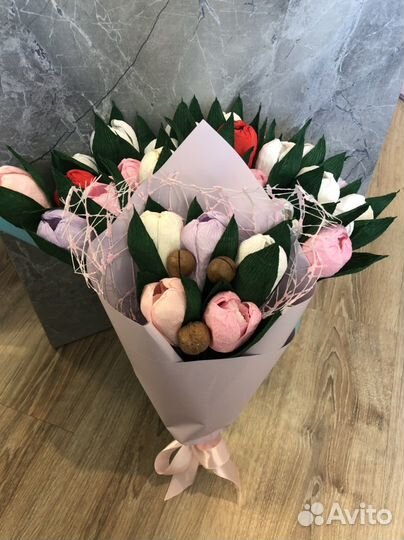 Букет тюльпанов из конфет