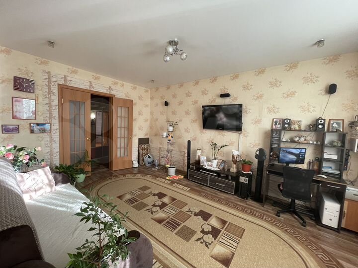 3-к. квартира, 74 м², 1/2 эт.