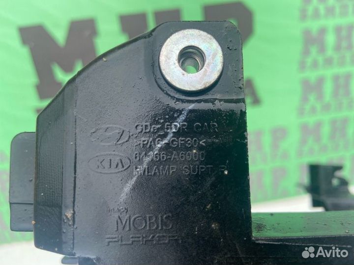 Кронштейн передний правый Hyundai I30