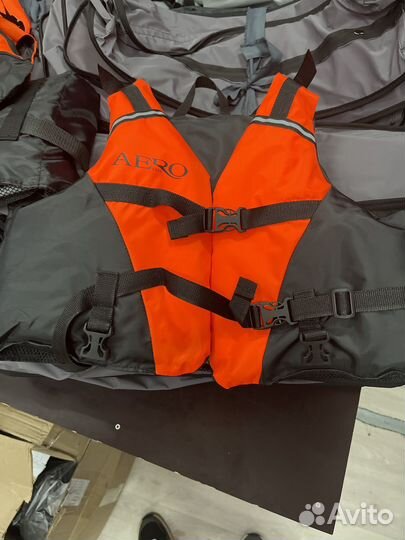 Спасательный жилет взрослый