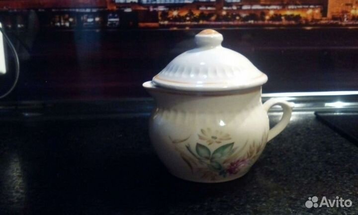 Сервиз 1 блюдо,1молочник -сахарница и тар