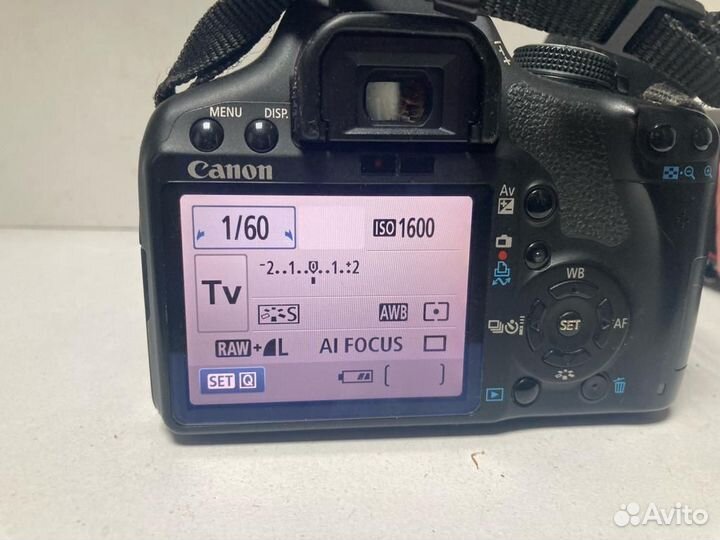 Canon EOS 500D / (Б)