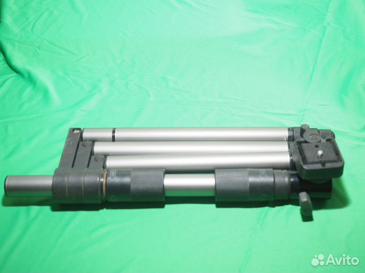 Фотоштатив плоский в хорошем состоянии