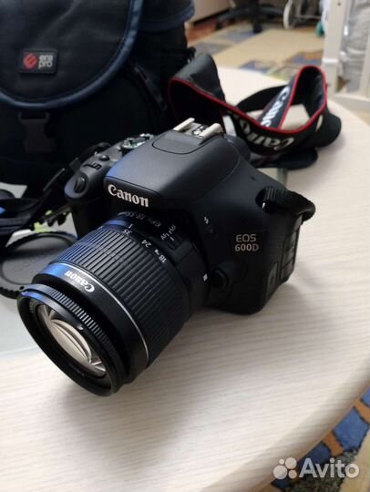 Зеркальный фотоаппарат canon 600d