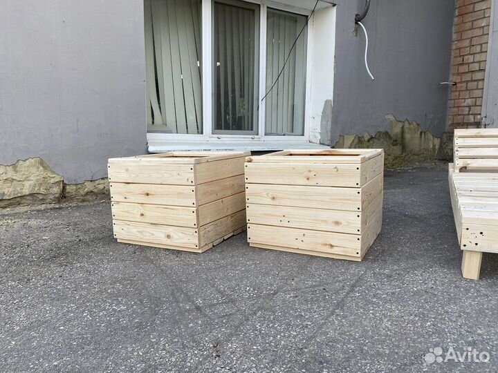 Садовая мебель, кашпо, цветочница