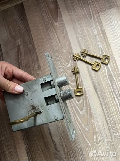 Дверной замок врезной ягуар-м