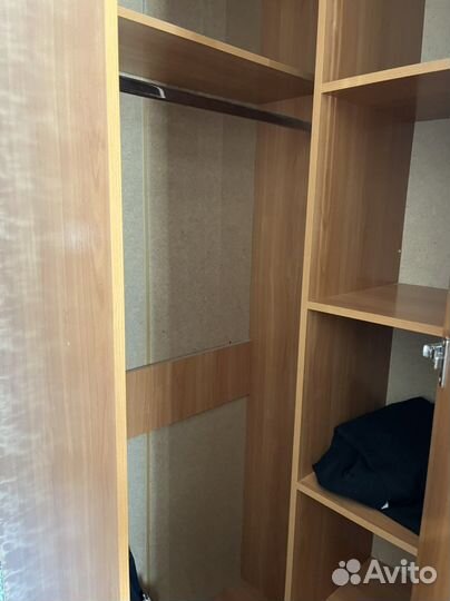 Угловой шкаф