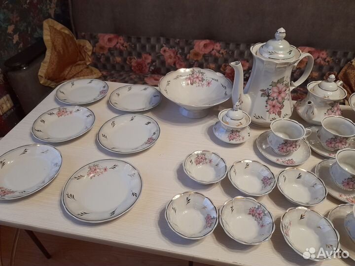 Фарфоровый чайно кофейный сервиз(коростень)