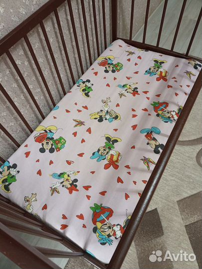 Детская кроватка с маятником + матрас+ бортики