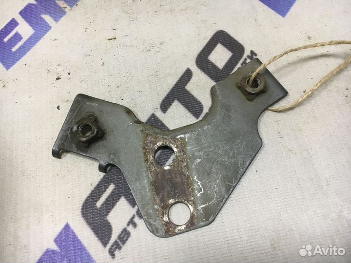 Кронштейн звуковых сигналов Митсубиси Лансер 9