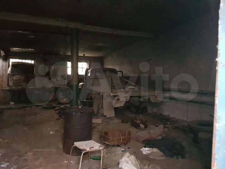 Гараж, > 30 м²