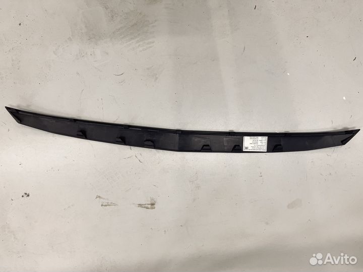 Молдинг решетки радиатора чёрная sandero 08