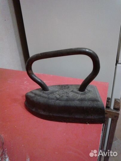 Утюг старинный