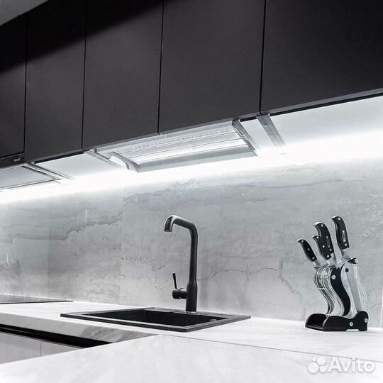 Кухня до потолка