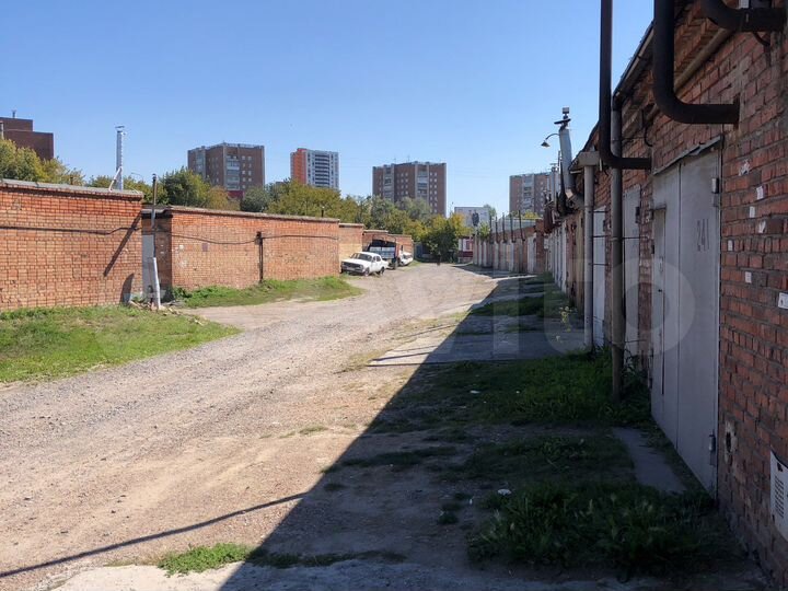 Гараж, > 30 м²