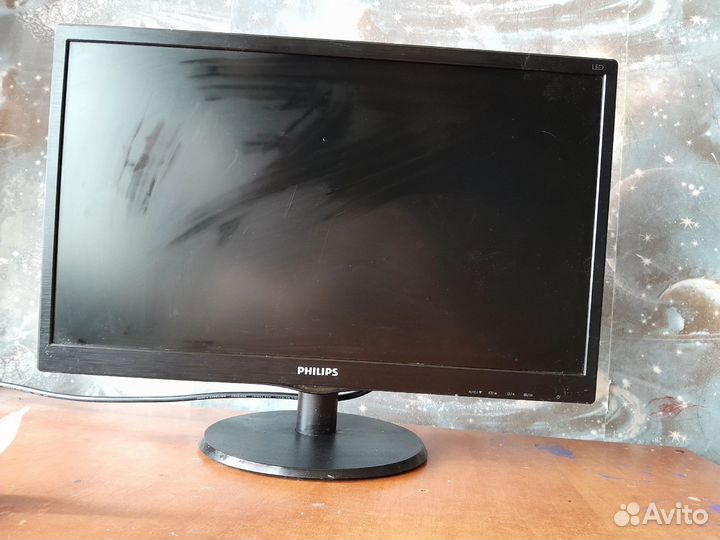 Монитор Philips 223v5l