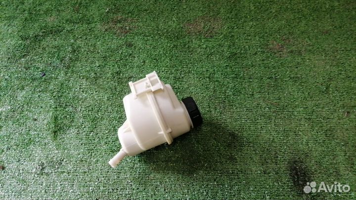 Бачок гур Renault logan 2