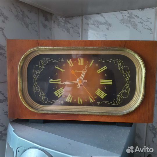 Часы настольные СССР Янтарь