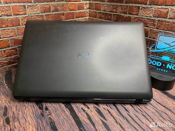 Игровой Acer 4 ядра Radeon 4GB 17*3