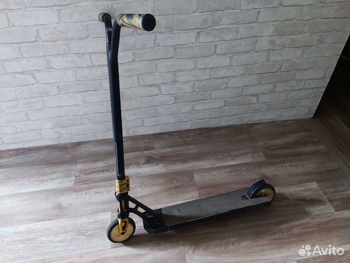 Трюковой самокат Xaos Voyager