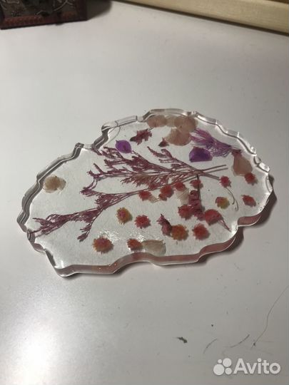 Подставки из смолы