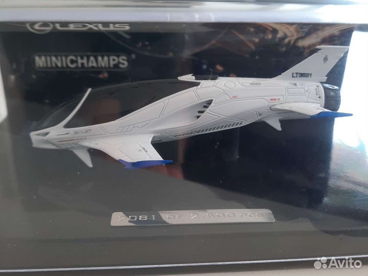 Миниатюрная модель корабля Lexus Skyjet Valerian
