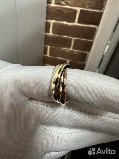Золотое кольцо Cartier trinity