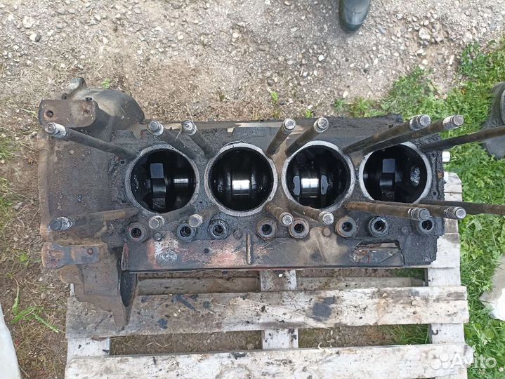 Блок с валом от трактора Т-40,вал номинал