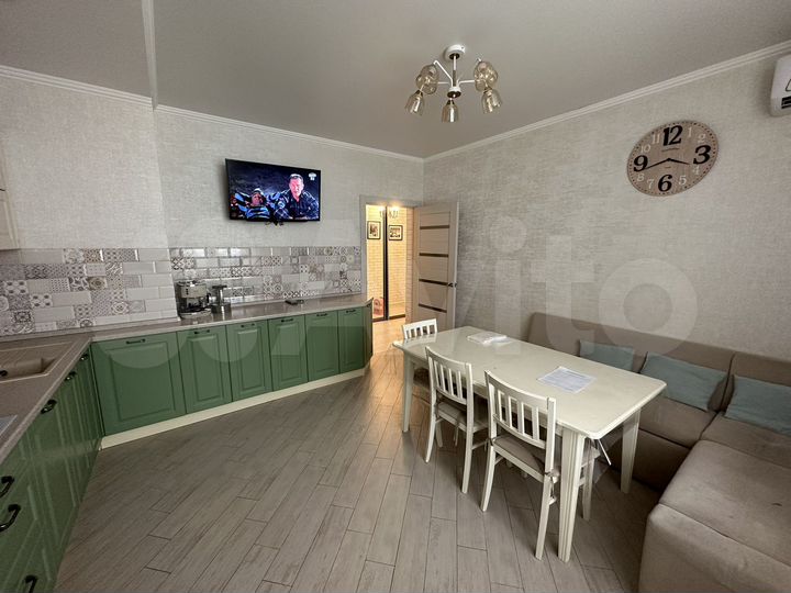 2-к. квартира, 65 м², 16/18 эт.