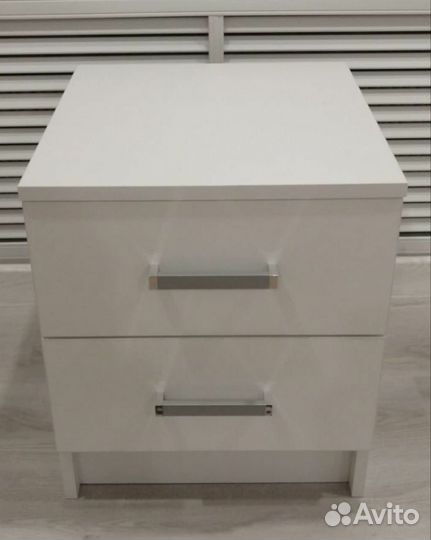 Тумба прикроватная