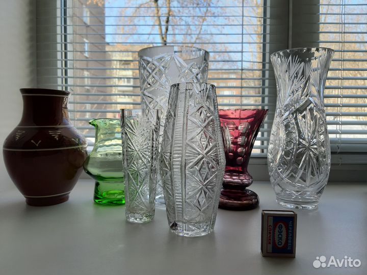 Ваза СССРдля цветов,украшенная рельефным декором'