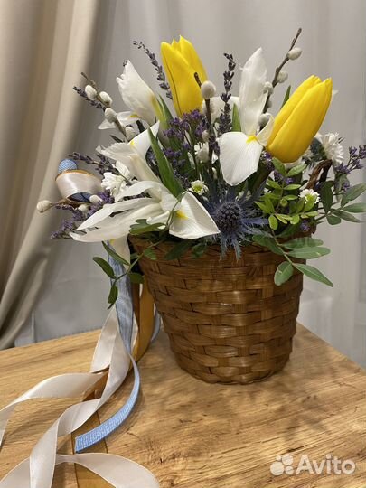 Тюльпаны ирисы композиция