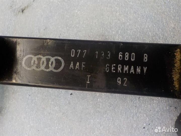 Рейка топливная (рампа) Audi V8 1988-1994