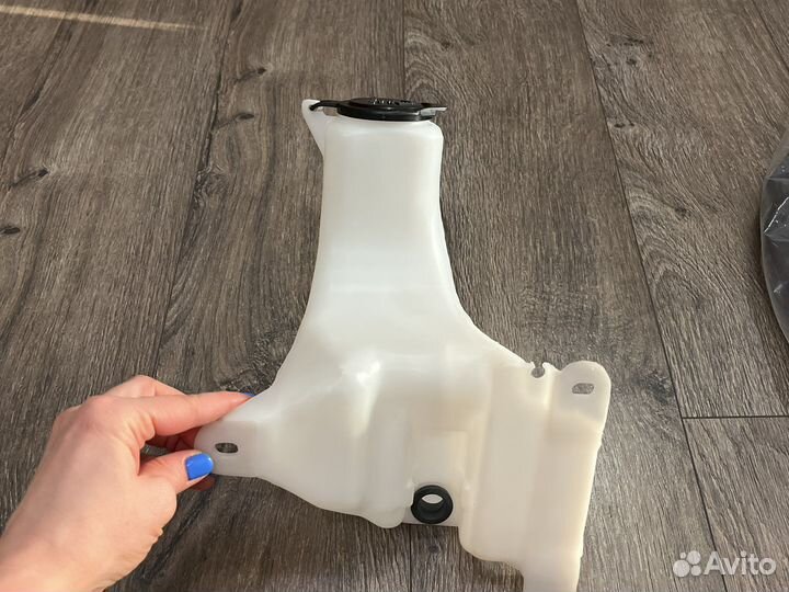 Бочок омывателя стекла Tayota Rav 4