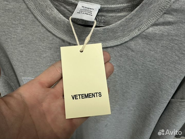 Футболка vetements
